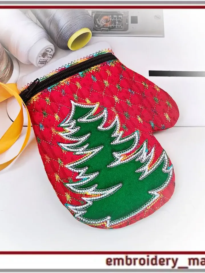 In the hoop embroidery design Christmas mitten Gift bag 2