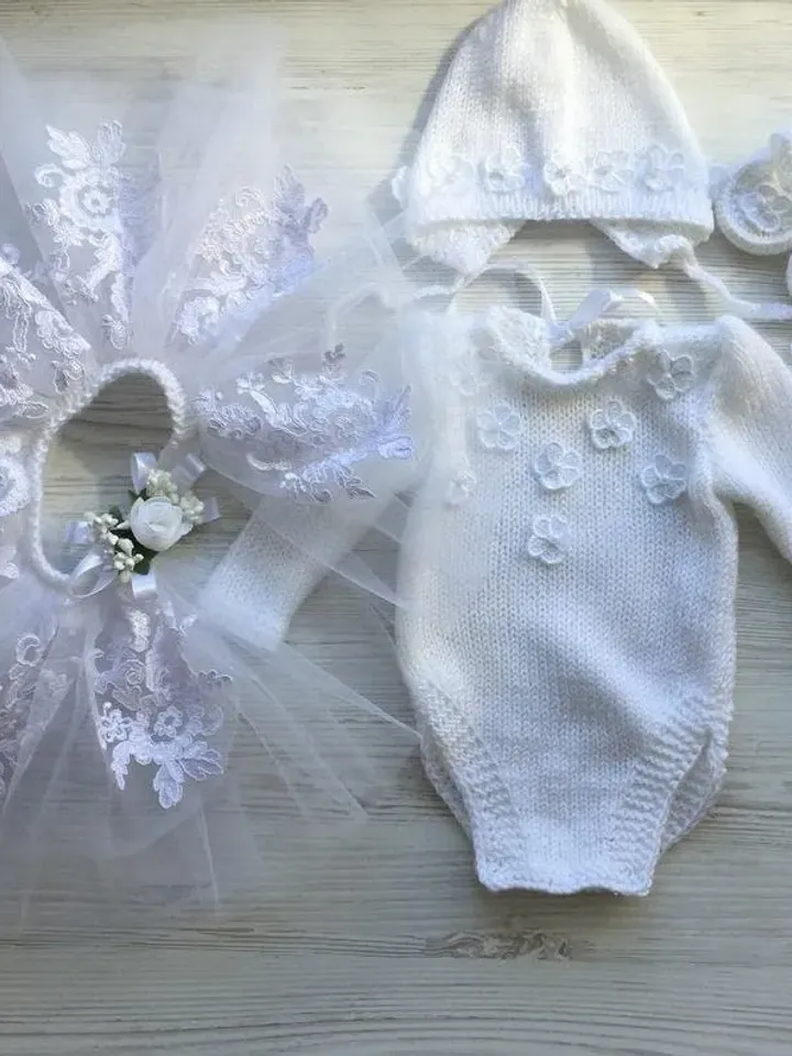 Knit outfit for baby girl. White romper with 3d flowers, tutu with lace, hat and shoes for baby girl. Photo props for baby girl.
