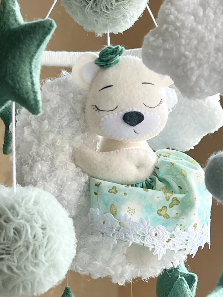 Bear crib mobile girl in green colour