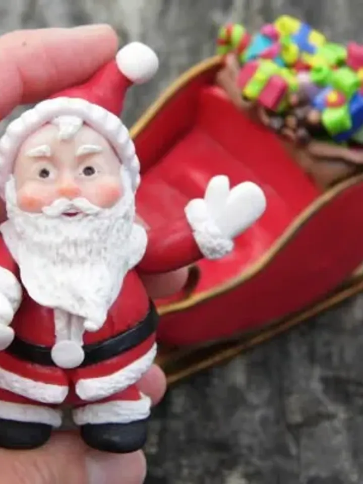 Santa Claus Sleigh And Reindeers Christmas Figurine, Personalized Christmas Family Gift, Clay Santa Christmas Decoration Sculpture Figures