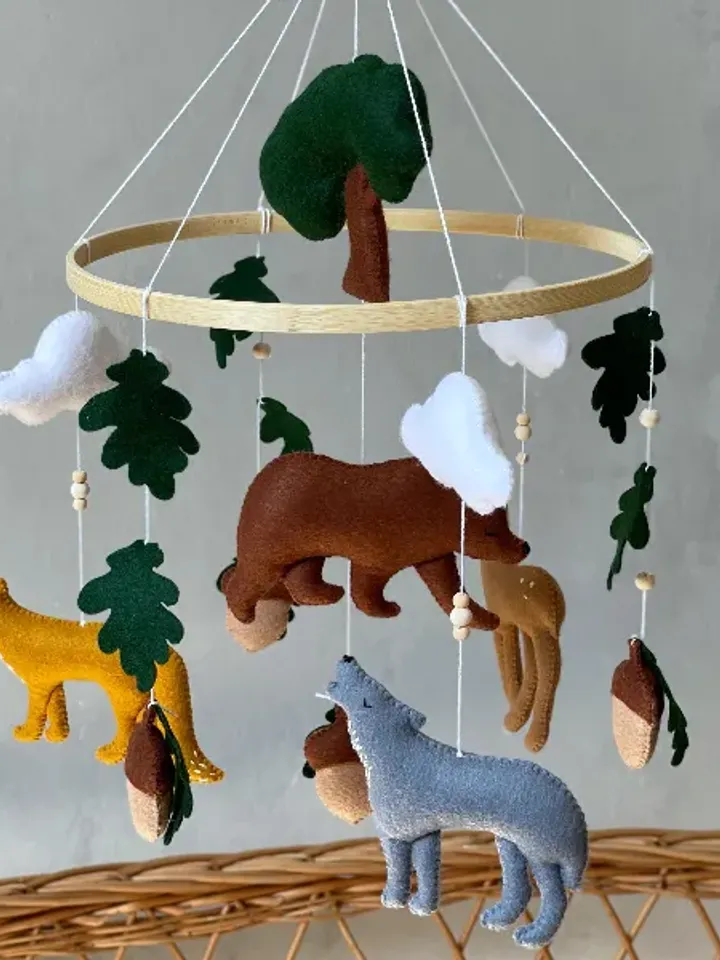 Woodland animal baby mobile. Woodland nursery decor. Forest musical crib mobile bear fox deer wolf