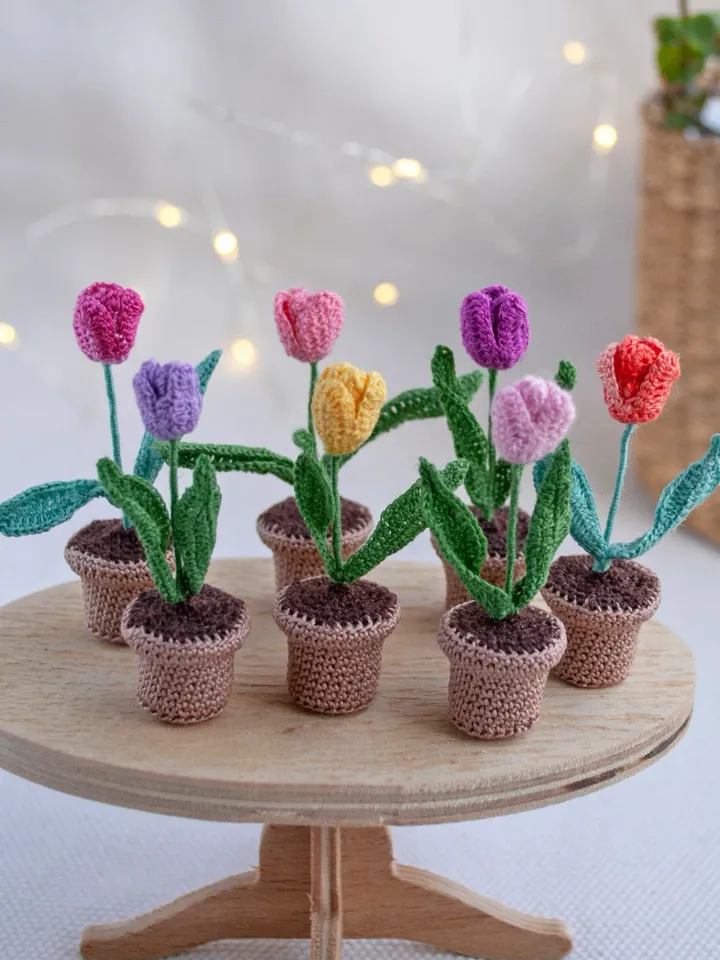 Miniature tulip in a pot, Collectible Fairy garden miniatures, Spring tulip, Tiny crochet flowers - Choose your color