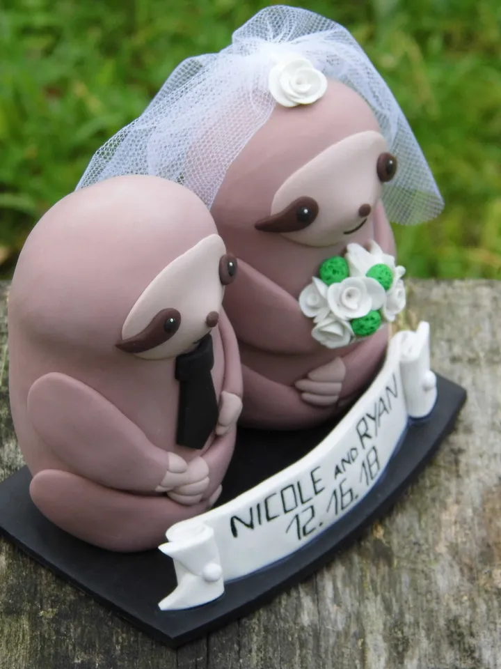 Rainforest wedding decor Personalized wedding cake topper Rainforest animals Personalized gift for wedding Sloth couple Sloth figurines