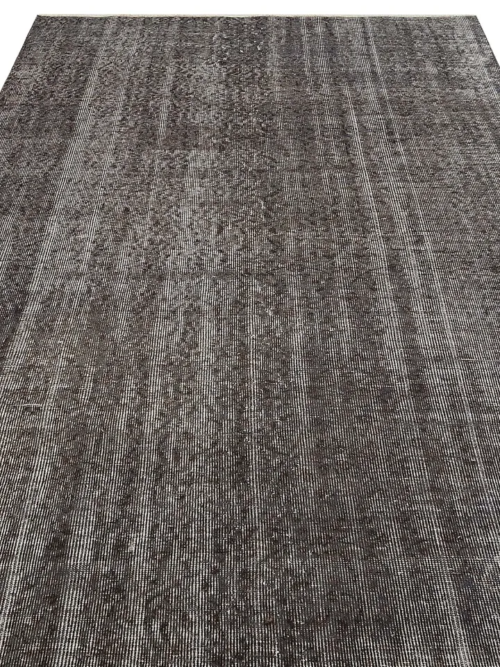 TurkishTales: Handmade Gray Rug, Vintage Turkish Carpet, 163x255cm, a Tale of Beauty and History.