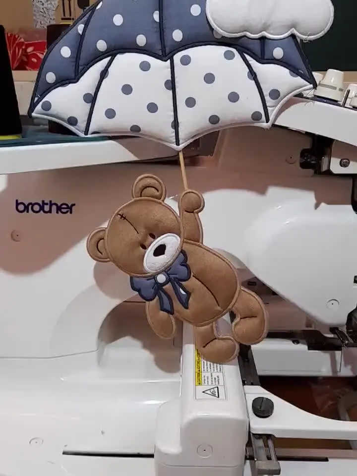 ITH Ghirlanda Orsetto con ombrello - Ricamo a macchina con tutorial