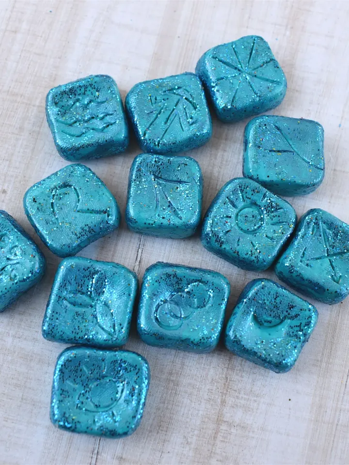 Blue Witch Runes | Witch's Rune Set | Natural Runes | Traditional Witch Rune | Fortunetelling Set | Runic Gift | Divination Set | Red Runes
