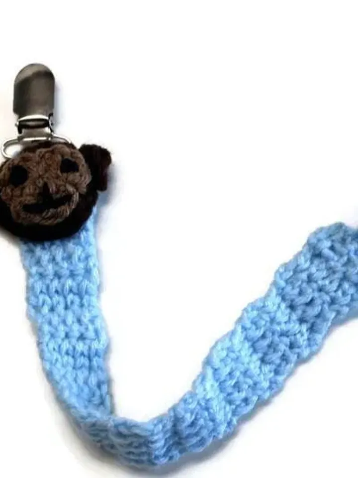 Yarn Pacifier Clip with Monkey, New Baby Gifts, Toy Clips, Baby Shower Gift Ideas, Unisex Baby Gifts, Baby Binky or Paci Clips, Monkey Clasp