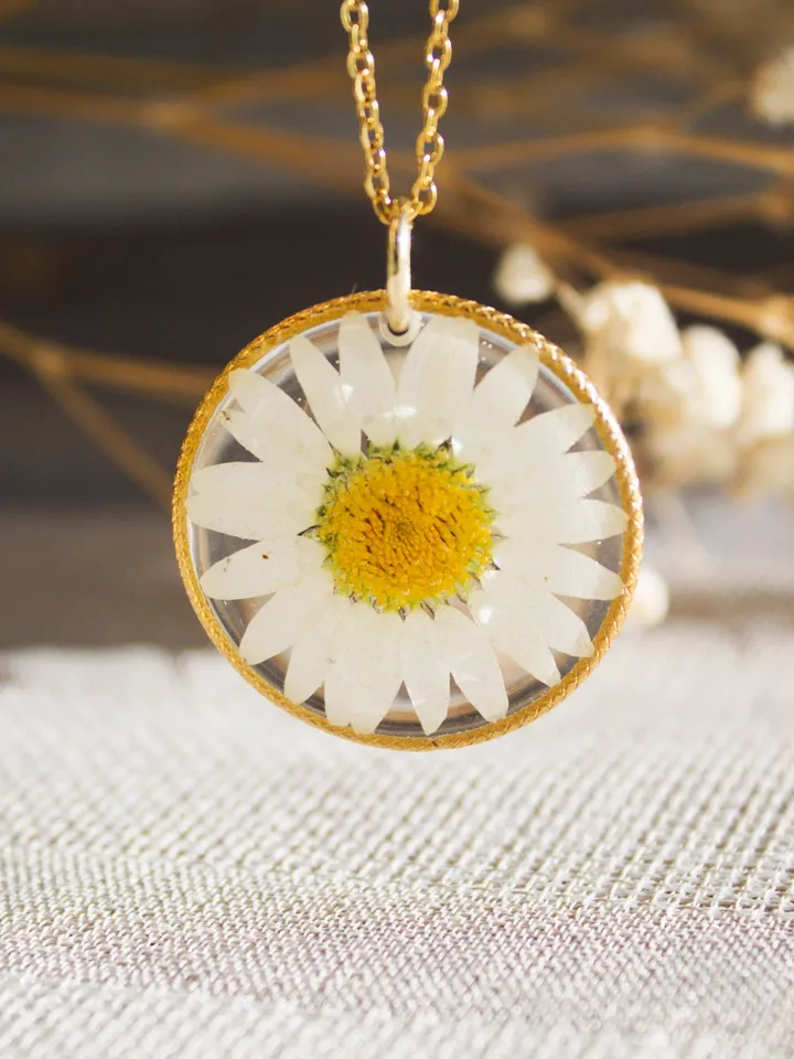 Daisy necklace Resin gift for first mom
