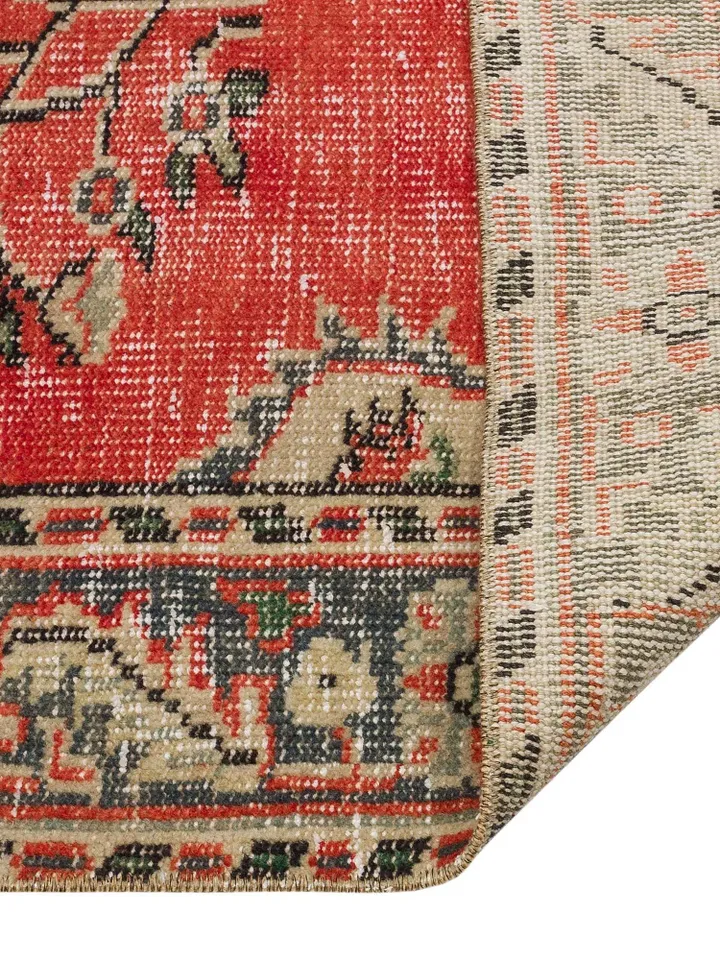 Add Warmth and Style to Your Living Room with this Orange Turkish Rug - 4.79x7.93ft of Beautiful Home Decor!