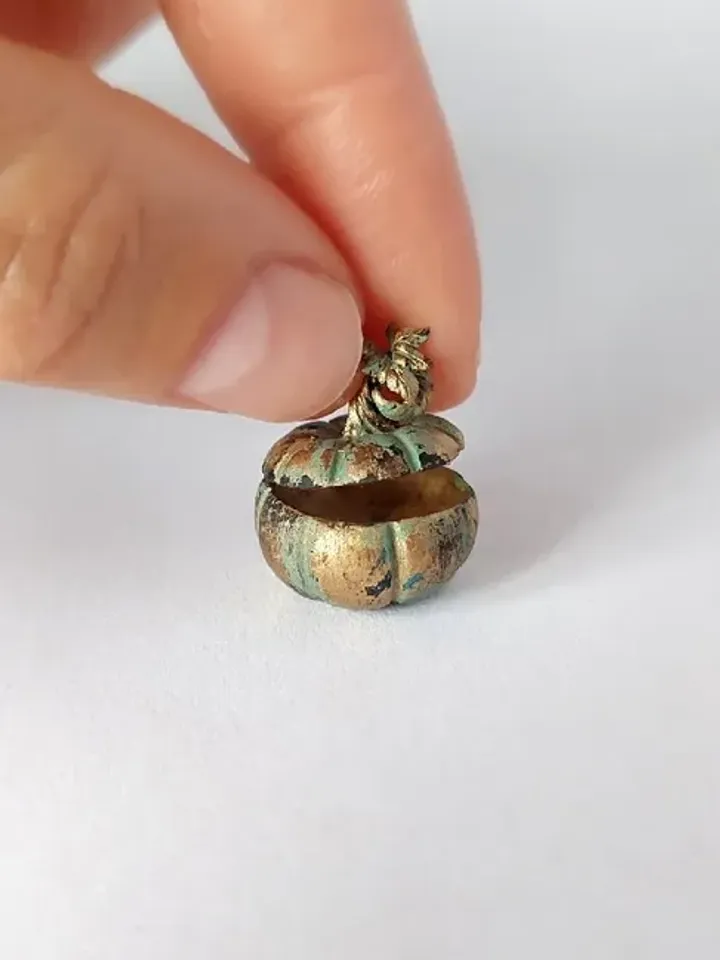 Miniature Pumpkin Box 1:12, Dollhouse Jewelry Boxes ,Halloween Dollhouse, Pumpkin Dollhouse