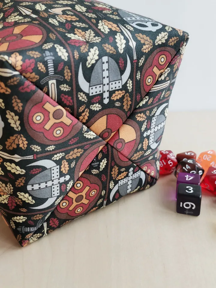 Large dice bag with pockets for 150-200 dice Vikings