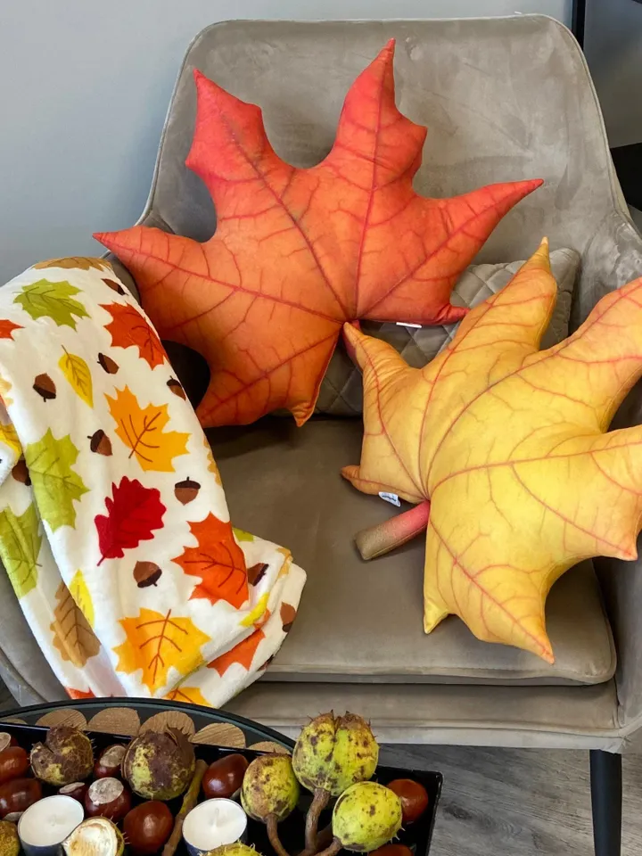Leaf Pillow / Maple pillow / Fall Leaves Pillow / thanksgiving pillow / autumn pillow / fall decoration / fall maple cushion