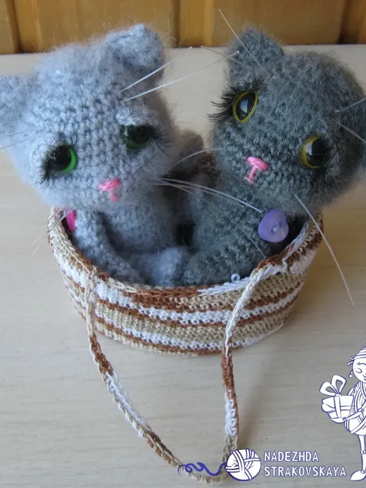 Tutorials: Mommy Cat and cute kittens in basket crochet pattern 3 in 1*