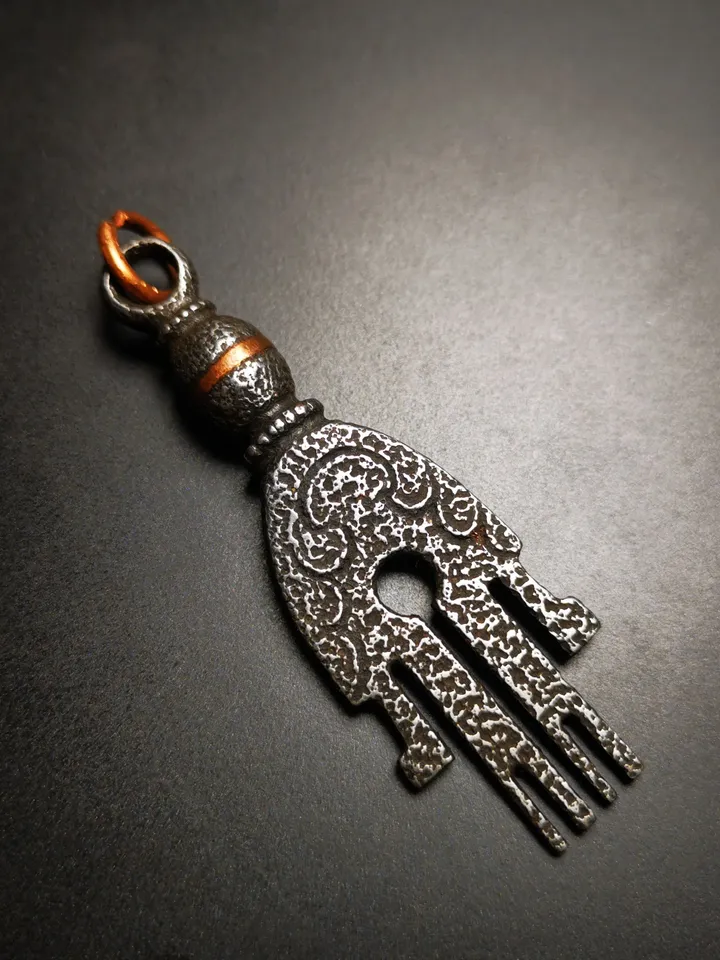 Gandhanra Handmade Tibetan Buddhism Amulet, The Key of Heart Pendant, Made of Cold Iron