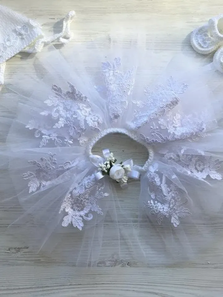 Knit outfit for baby girl. White romper with 3d flowers, tutu with lace, hat and shoes for baby girl. Photo props for baby girl.
