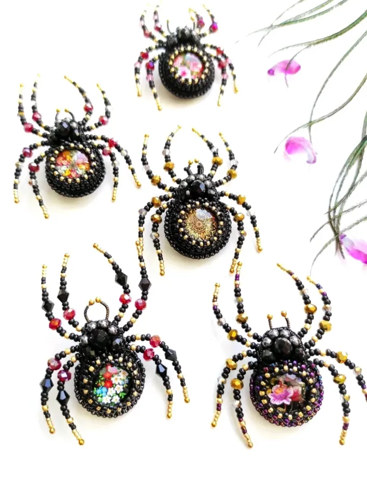 Beaded insect brooch, insect pin, spider brooch, spider, bug pin, spider brooch, bug brooch, insects, madam toto