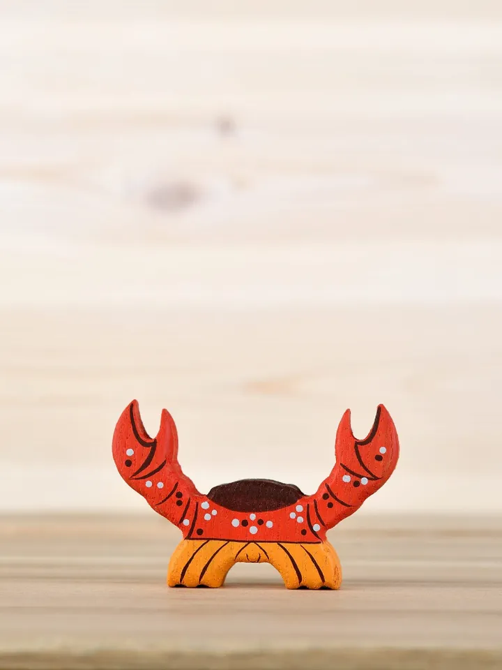 Wooden crab toy Crayfish figure Underwater creatures