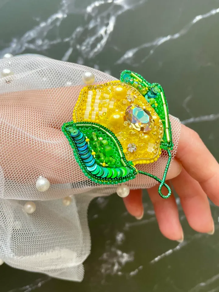 Juicy Lemon Beaded Brooch, Handmade Embroidered Jewelry, Yellow Fruit Brooch, Pin, Lemon Brooch, Fruit Brooch, Yellow