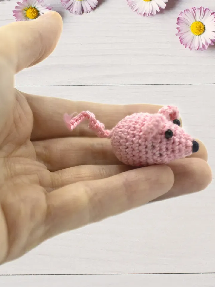 Crochet mouse pattern, miniature mouse, amigurumi mouse pattern pdf, micro amigurumi, miniature animals crochet tutorial