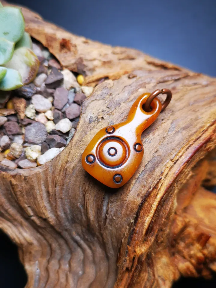 Gandhanra Hand-Carved Tibetan Yak Bone Amulet, Bell Shape Bead Counter Click Pendant for Mala,Prayer Beads Accessories