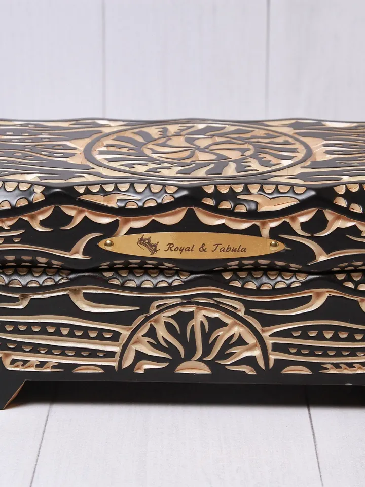 Hand carved wood box Carved jewelry box Jewlery box Carved wood jewelry box Wood carved jewelry box Wooden jewlery box Carved wood chest