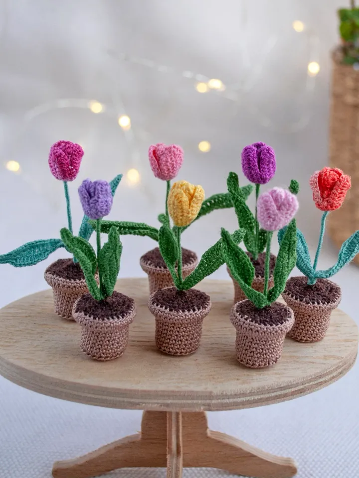 Miniature tulip in a pot, Collectible Fairy garden miniatures, Spring tulip, Tiny crochet flowers - Choose your color