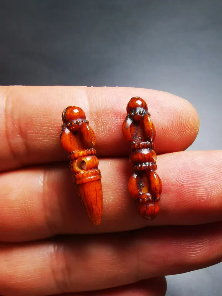 Gandhanra Tibetan Bone Carved Amulet Vajra and Kila(Dorje Phurba), Hand-Carved Pendant for Mala,Prayer Beads