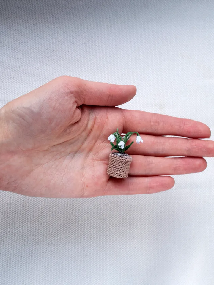 Miniature SNOWDROP in a pot, Tiny crochet white flower, Snow white Forest Flower, Fake Wild Flowers, Fairy garden plants