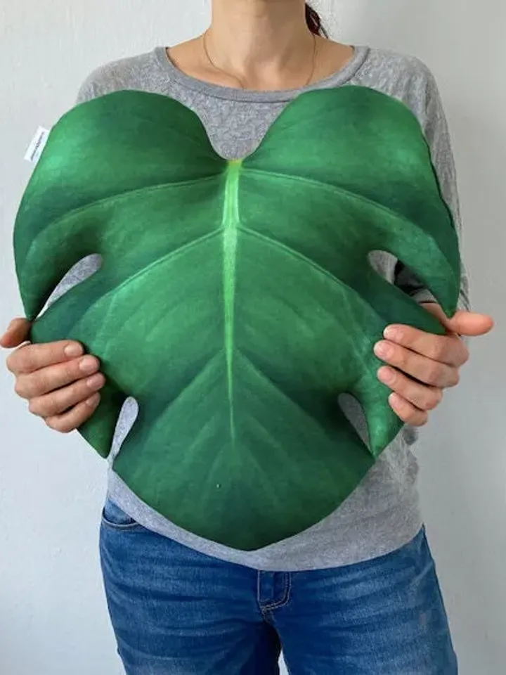 Monstera / monstera pillow / monstera leaf / monstera plant / monstera deliciosa / monstera cushion / plant pillow / monstera gift