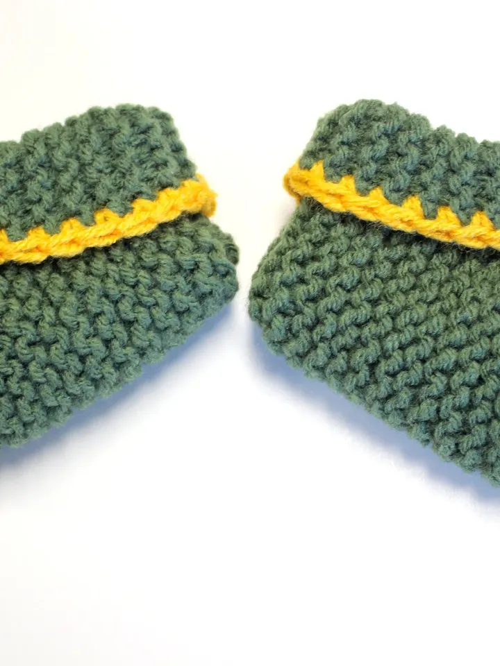 Green and Yellow Baby Booties, Baby's First Shoes, Knit Yarn Socks, Newborn Photoshoot Prop, Expectant Parents Photography, Baby Shower Gift
