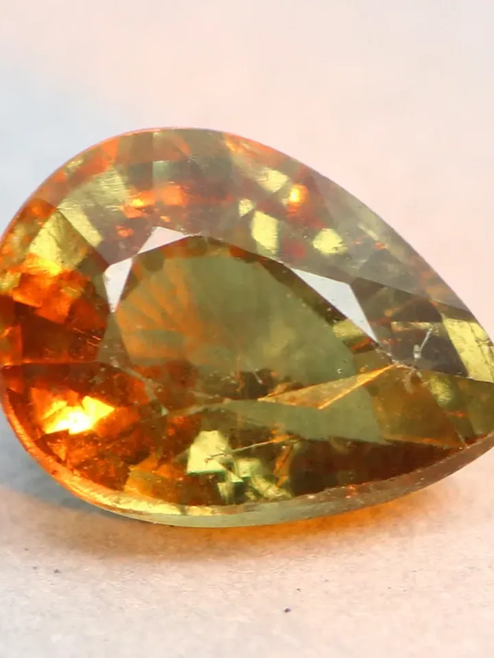 1.00 CT Outstanding Ultra Rare Unheated 100% Natural Color Change Garnet