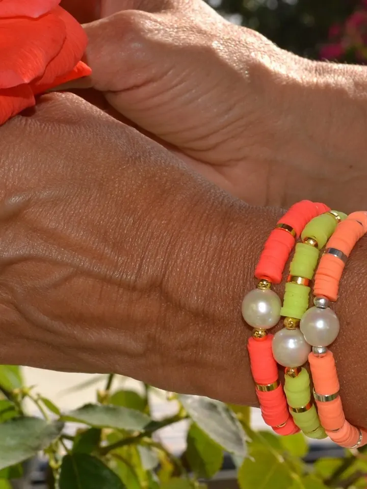 Colorful Summer Beach Bracelet with Freshwater Pearl | Multicolored Stacking Beaded Bracelets | Simple Everyday Jewelry Gift for Her / Women
