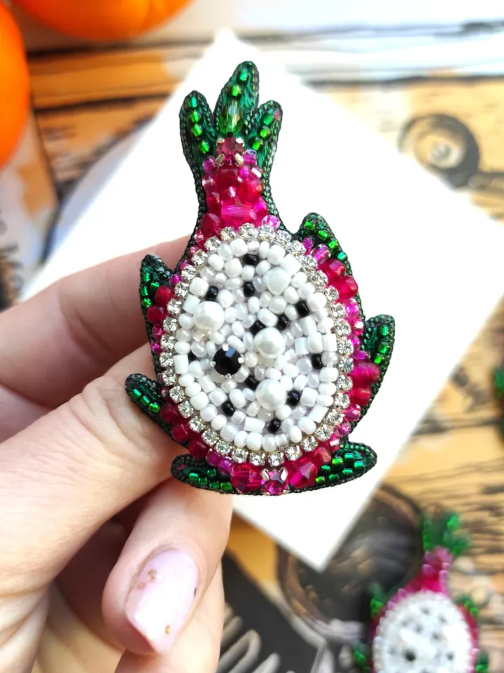 Beaded brooch, dragon fruit brooch, fruit brooch, beaded brooch, gift for her, dragon fruit brooch pin, beaded gift