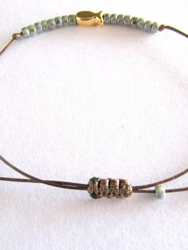 sweet bracelet with fish and wish card/ Friendship bracelet with Tiny beads, gift for best friend, gift for teenager , macrame bracelet