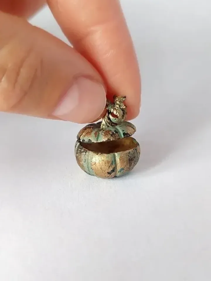 Miniature Pumpkin Box 1:12, Dollhouse Jewelry Boxes ,Halloween Dollhouse, Pumpkin Dollhouse