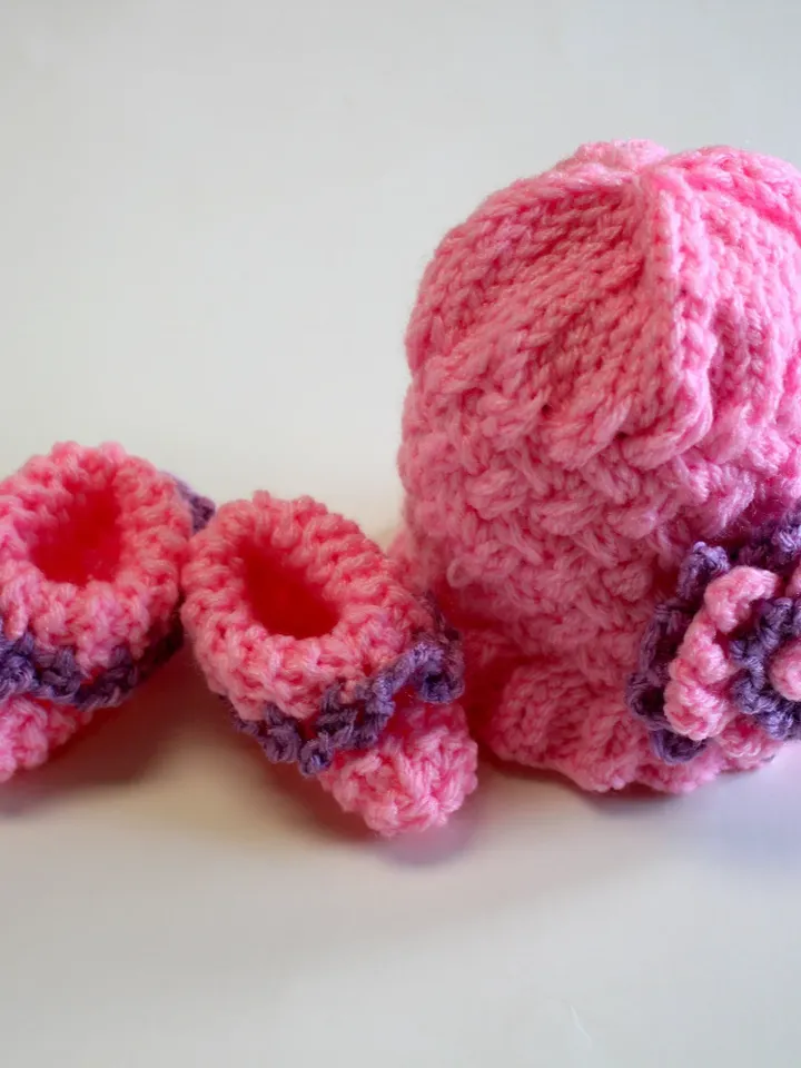 Micro Preemie Baby Hat and Socks, NICU Essentials, Tiny Newborn Crib Hats, Hospital Nurse Accessories, Expectant Parents, Premature Birth