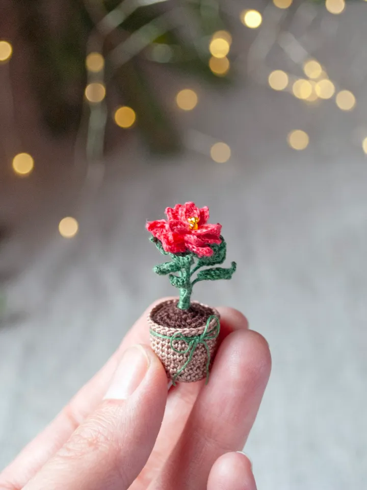 Christmas houseplant Poinsettia, Miniature potted flower, Christmas gift idea Crochet tiny plant, Christmas floral decor