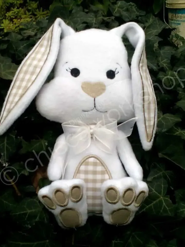 ITH - Coniglietto Softie - Ricamo a macchina - Download Digitale