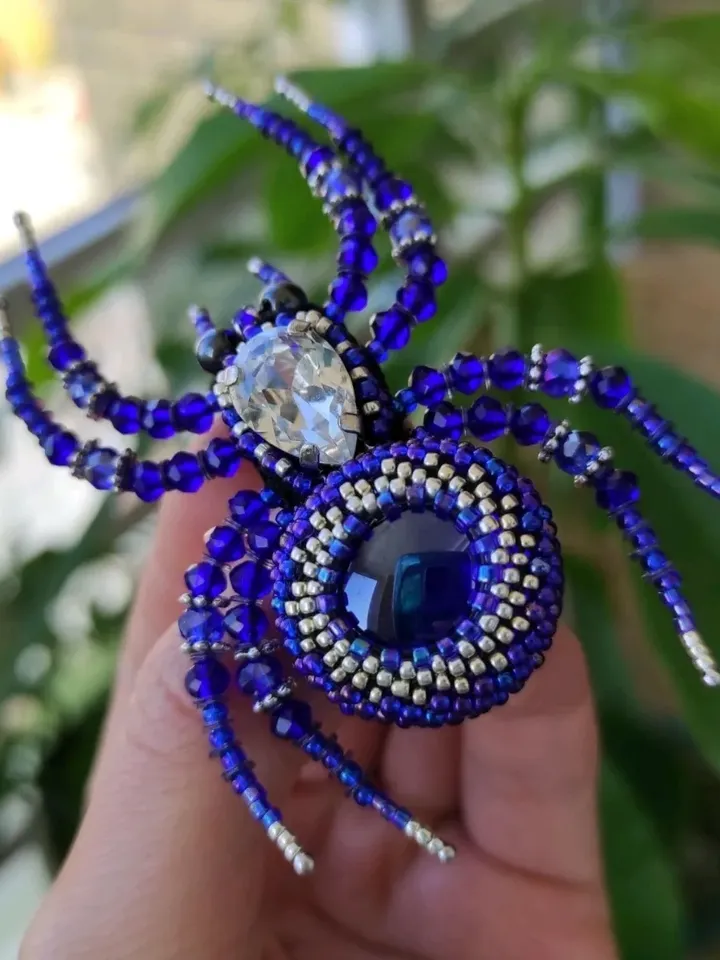 Beaded insect brooch, insect pin, spider brooch, spider, bug pin, spider brooch, bug brooch, insects, madam toto