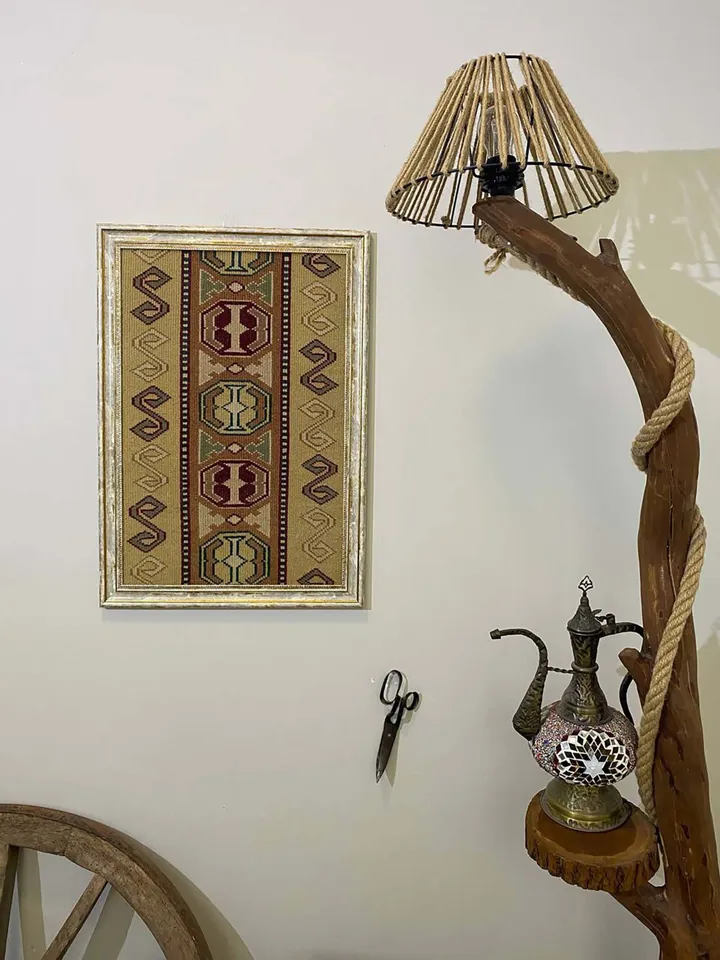 Exquisite Vintage Wall Kilim Art - Unique Hand-Woven Woolen Masterpiece for Home Decor - 50x70 cm
