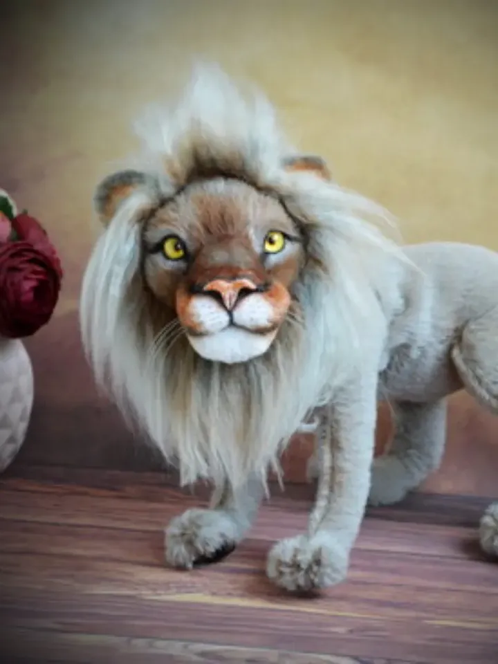 PATTERN Lion - Realistic Wild cat