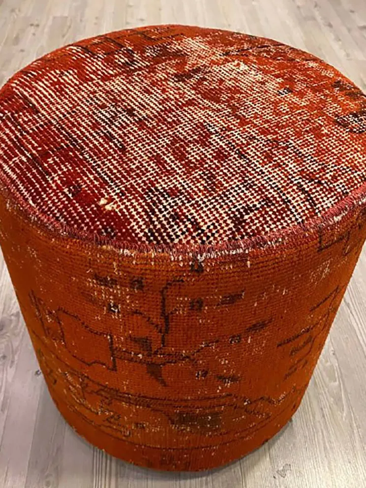 BohoCozy: Handmade Patchwork Ottoman Pouf, Bohemian Kilim Rug, 35x40x35cm for a Cozy Home Decor .