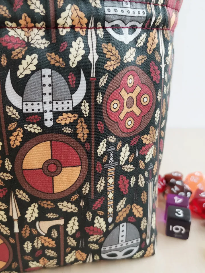 Large dice bag with pockets for 150-200 dice Vikings