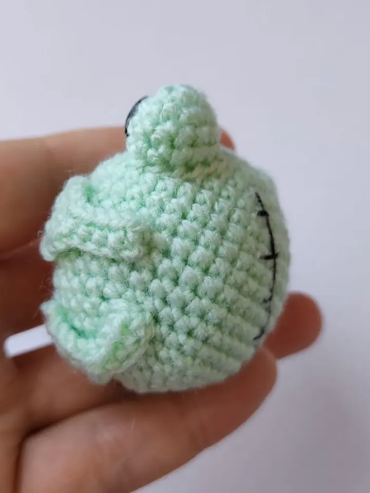 Crochet zombie frog pattern, crochet frog plushie, crochet zombie, amigurumi frog