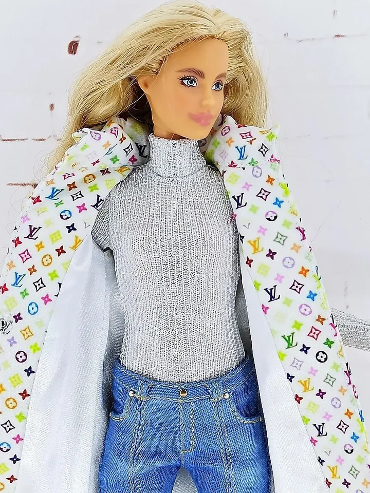 Long quilted vest with hood for Barbie, also for other dolls of similar size