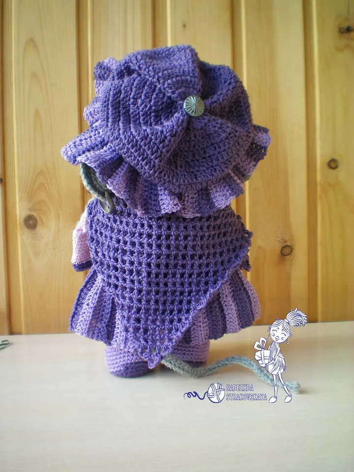 Tutorial: Mommy Mouse crochet pattern*