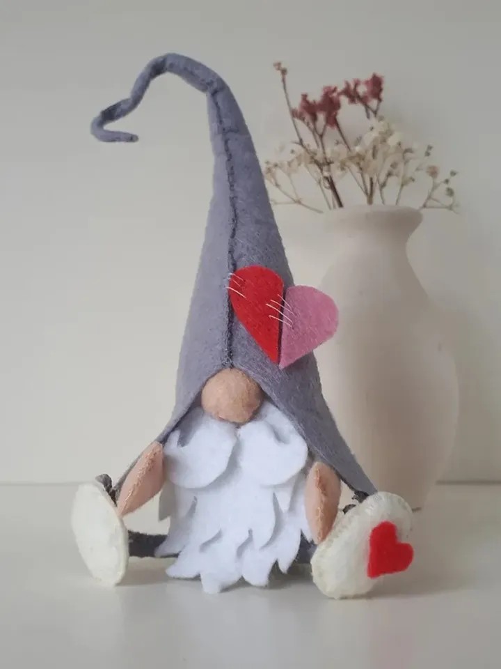 Gnome felt sewing pattern , Cute gnome plush home decor , Valentines soft toy pattern