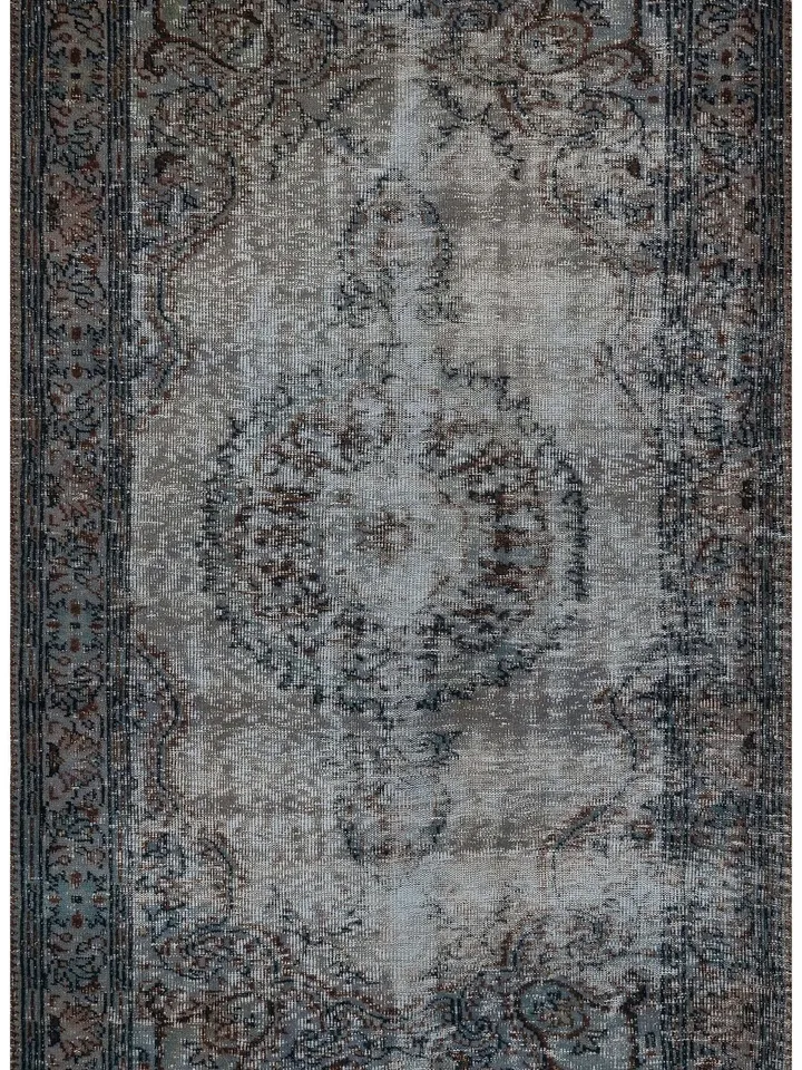 MysticThreads: Handmade Gray Turkish Rug, Vintage Carpet with Intricate Patterns, 153x262cm.