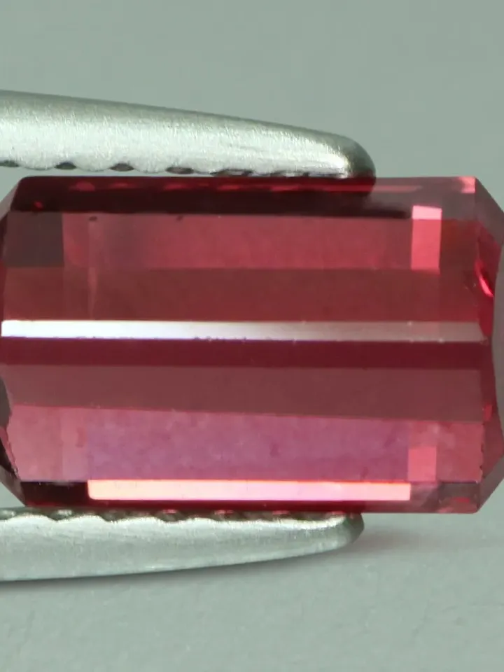 2.20 CT Exquisite Hot Reddish Pink Color Unheated 100% Natural Rhodolite  Garnet