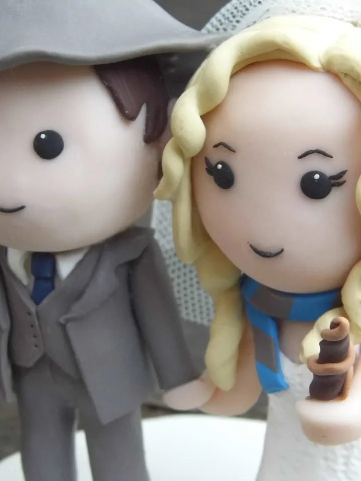Personalized bride and groom wedding figurines, Wedding cake topper, Bride groom figurines cake topper, Personalized wedding gift for couple